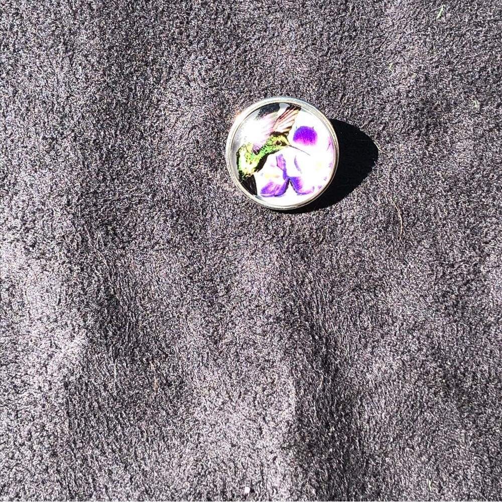 Hummingbird Snap Button | NWOT - Picture 2 of 4